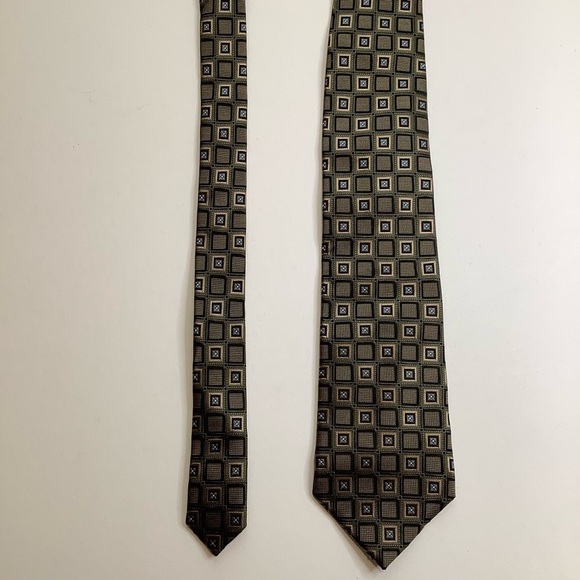 VINTAGE Italian Green & Gold Geometric Woven Silk Tie - Picture 2 of 12